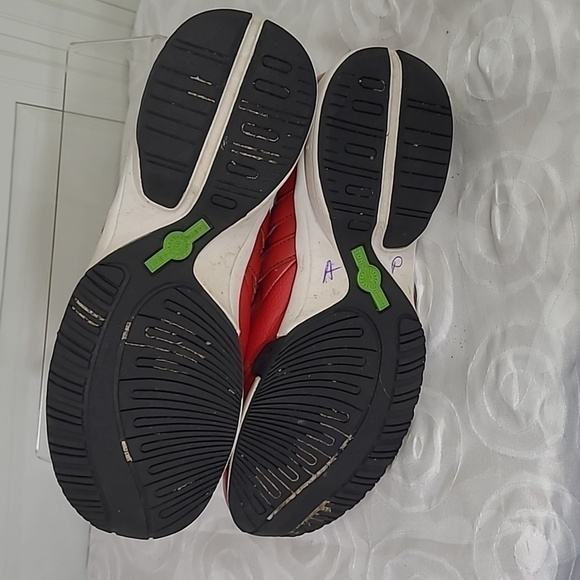 EARTH Red Leather Mary Jane Slip On Comfort Walking Double Strap Flats Size 10 - Picture 10 of 12